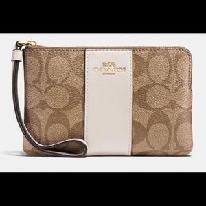 NWT - Coach wristlet